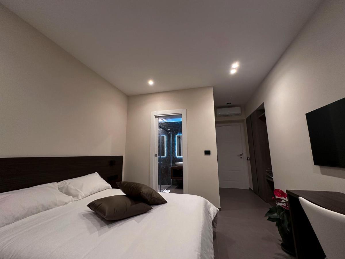 Augusto132 Bed & Breakfast Naples Luaran gambar